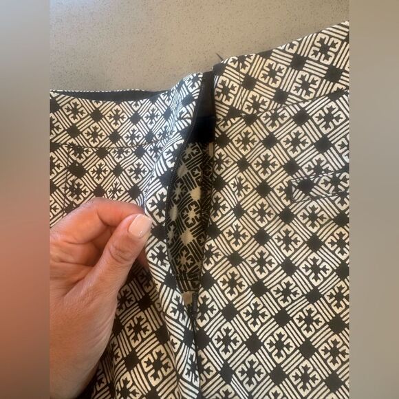 Tory Burch Women's Black & White Geometric Side Zip Ankle Pants Size 4 - Picture 6 of 10